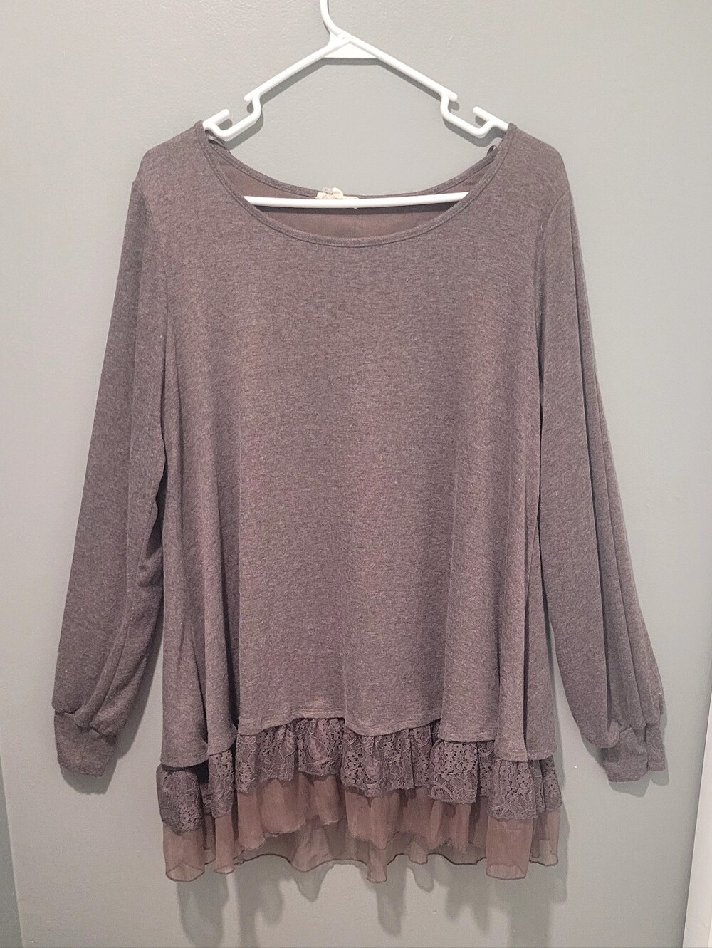 Easel Boho Women’s Long-Sleeve Lace Hem Tunic Top Sz L